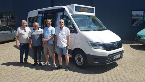 Abholung des Buses durch unsere Kollegen