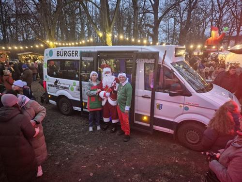 Weihnachtlicher Besuch auf dem Weihnachtsmarkt in Schönwalde-Siedlung 