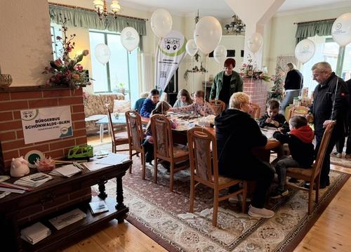 Bürgerbus beim Ostermarkt in der Waldschule Pausin